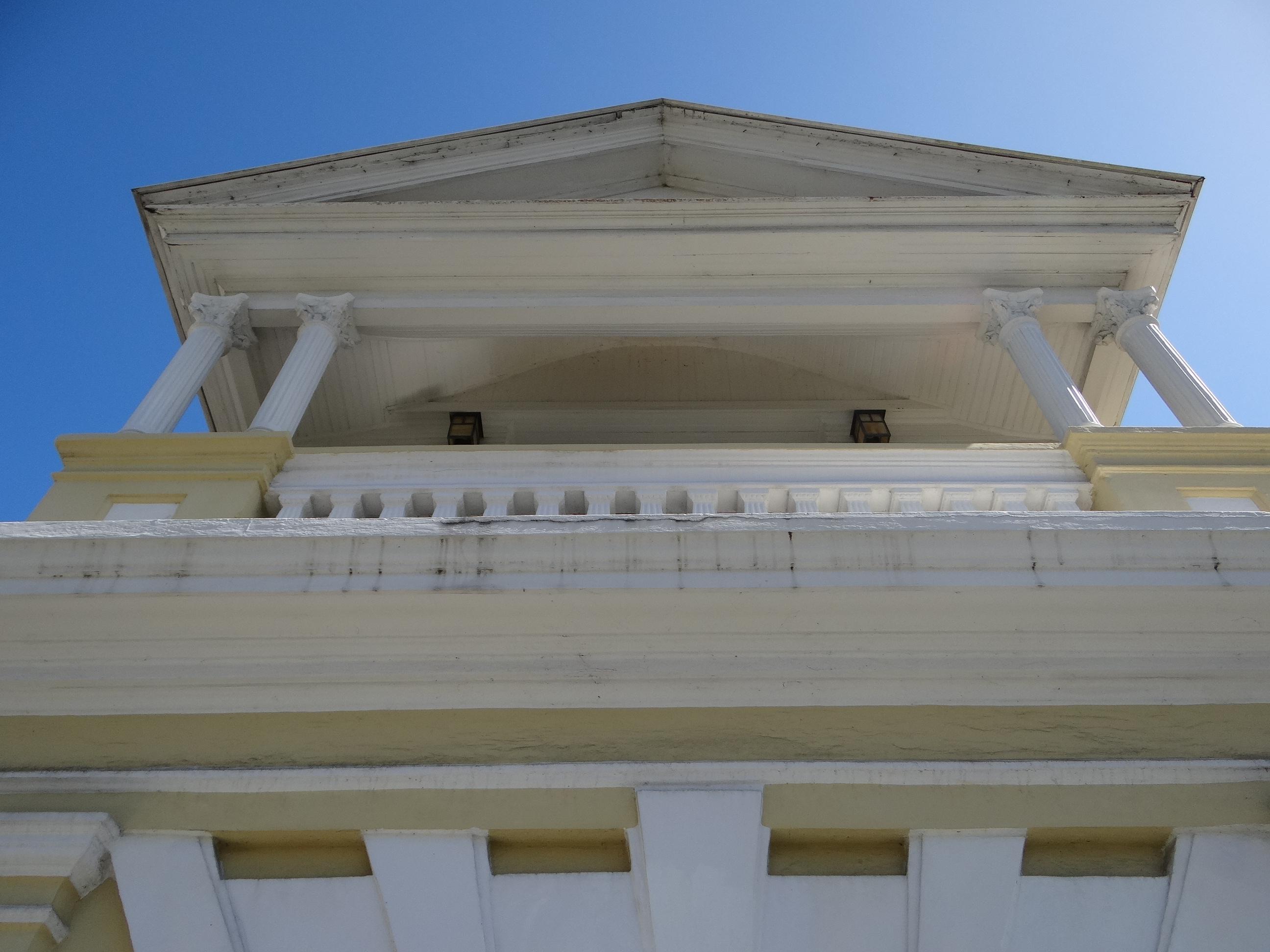 Casa La Giralda - Avenida Miramar, esquina calle Marti 651 - San Juan (Miramar) - 2014 00034